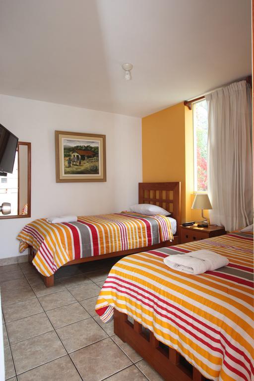 Hotel Bracamonte Huanchaco Ruang foto