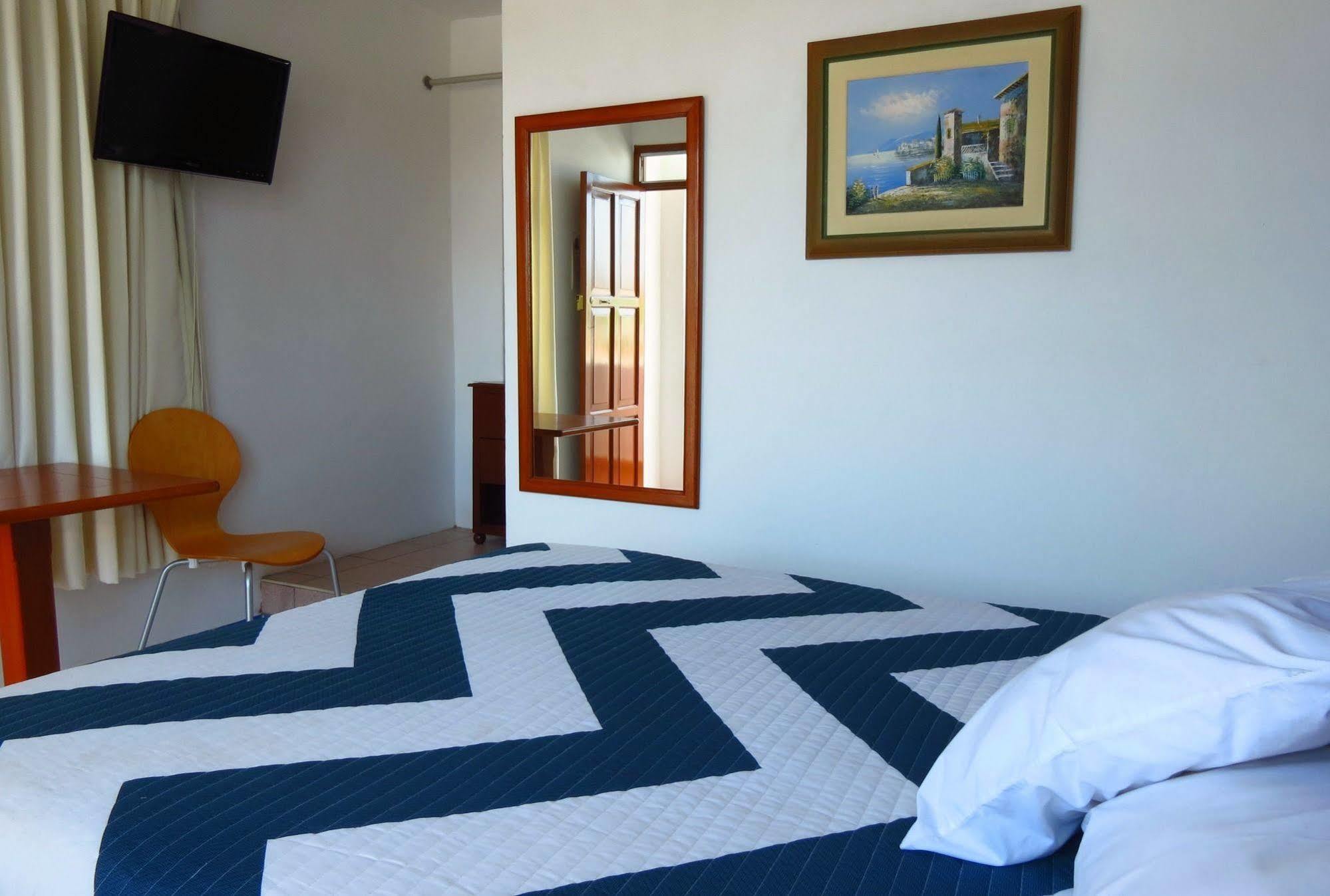 Hotel Bracamonte Huanchaco Bagian luar foto